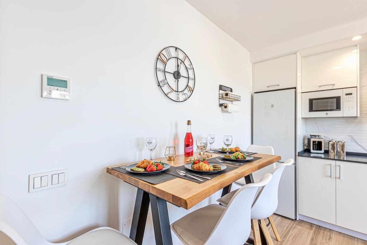 797 Holiday Rentals - Benalbeach- Moderno Piso Para 5 Con Vistas Al Mar Benalmádena Exteriér fotografie